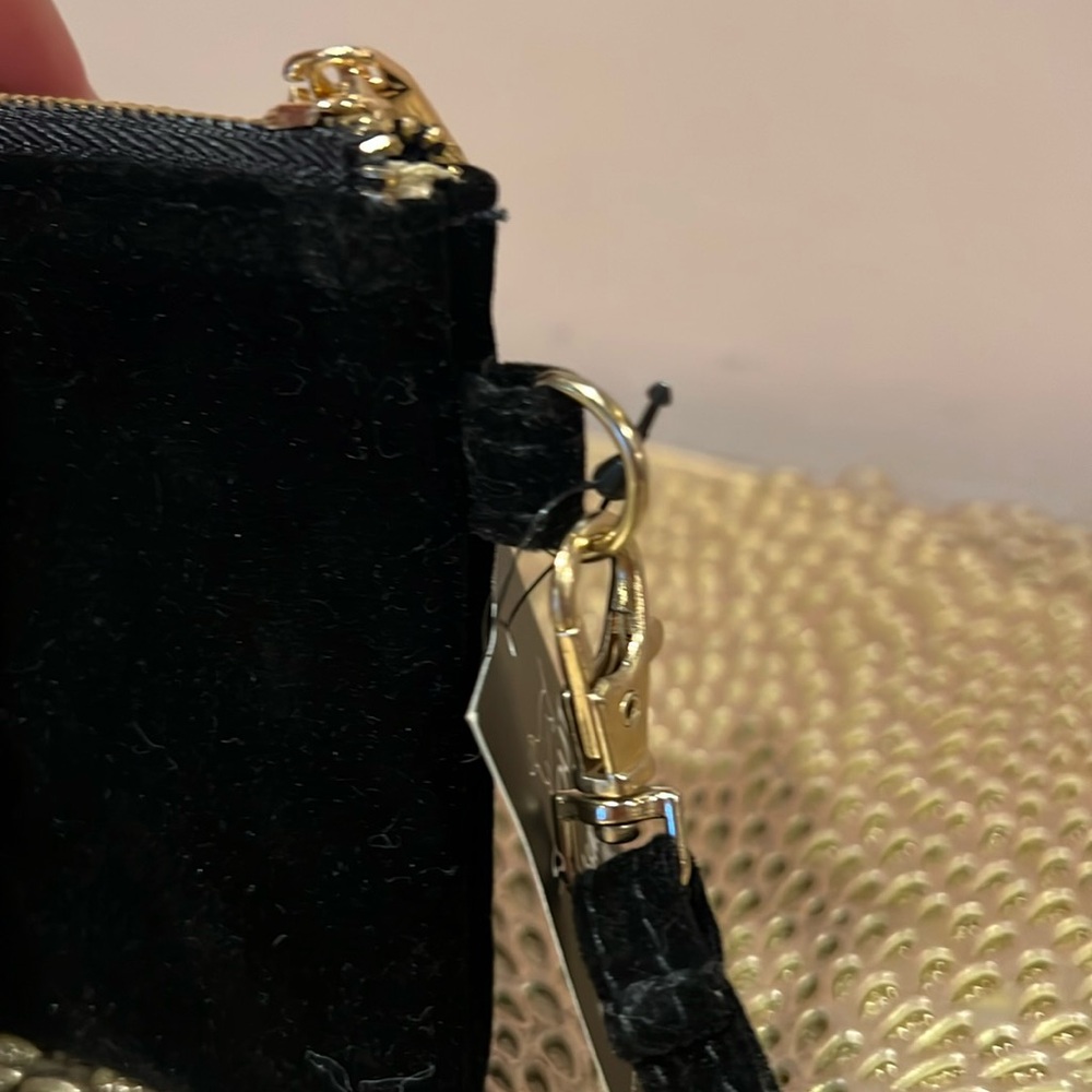SCOUT Kate Velvet Wristlet Pouch - Picture 5 of 9